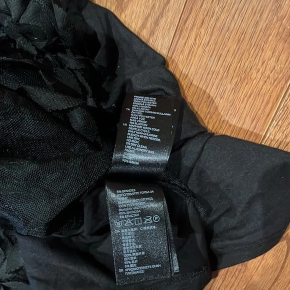 H&M  black floral textured patterned short-sleeve top blouse Sz M - Picture 9 of 11